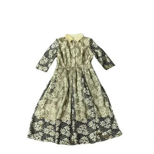 Gold Collar Dress | Size M | Hidden Buttons | Gold Floral Print | Three-Quarter